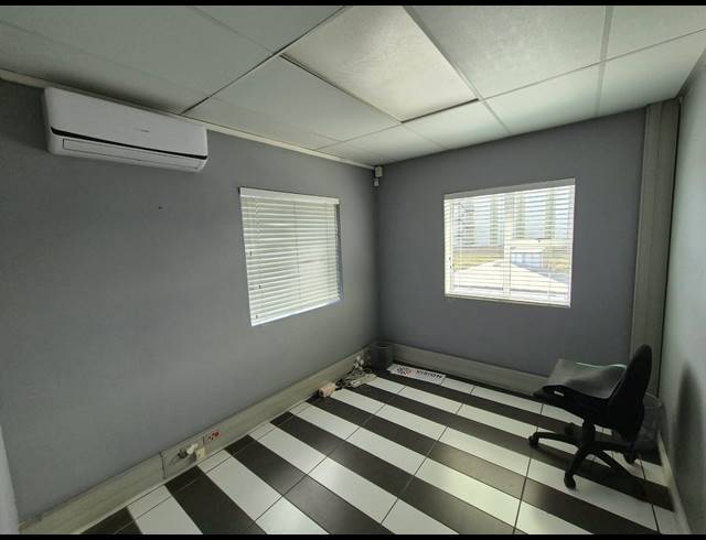 490M² WAREHOUSE TO LET IN PAROW INDUSTRIAL